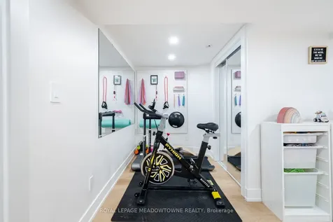 1433 Reynolds Avenue Burlington ON L7M 3B6