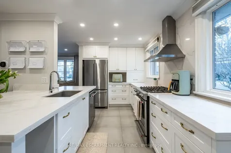 555 Elwood Road Burlington ON L7N 3C6