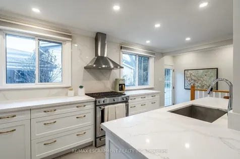 555 Elwood Road Burlington ON L7N 3C6