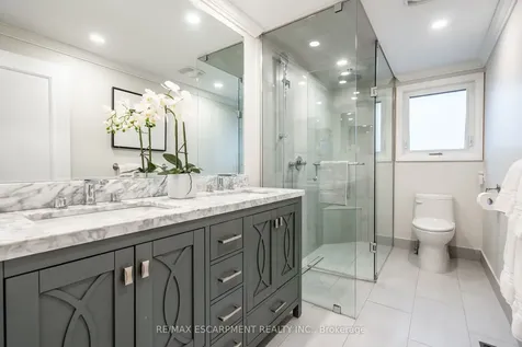 555 Elwood Road Burlington ON L7N 3C6