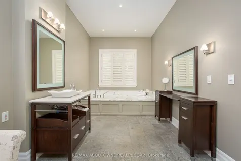 4179 Lakeshore Road Burlington ON L7L 1A5