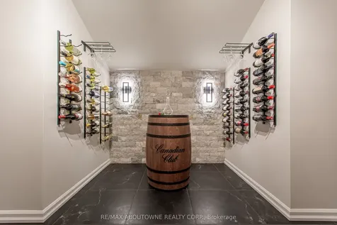 4179 Lakeshore Road Burlington ON L7L 1A5