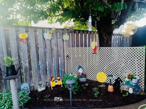 103 Griselda Crescent Brampton ON L6S 1M4