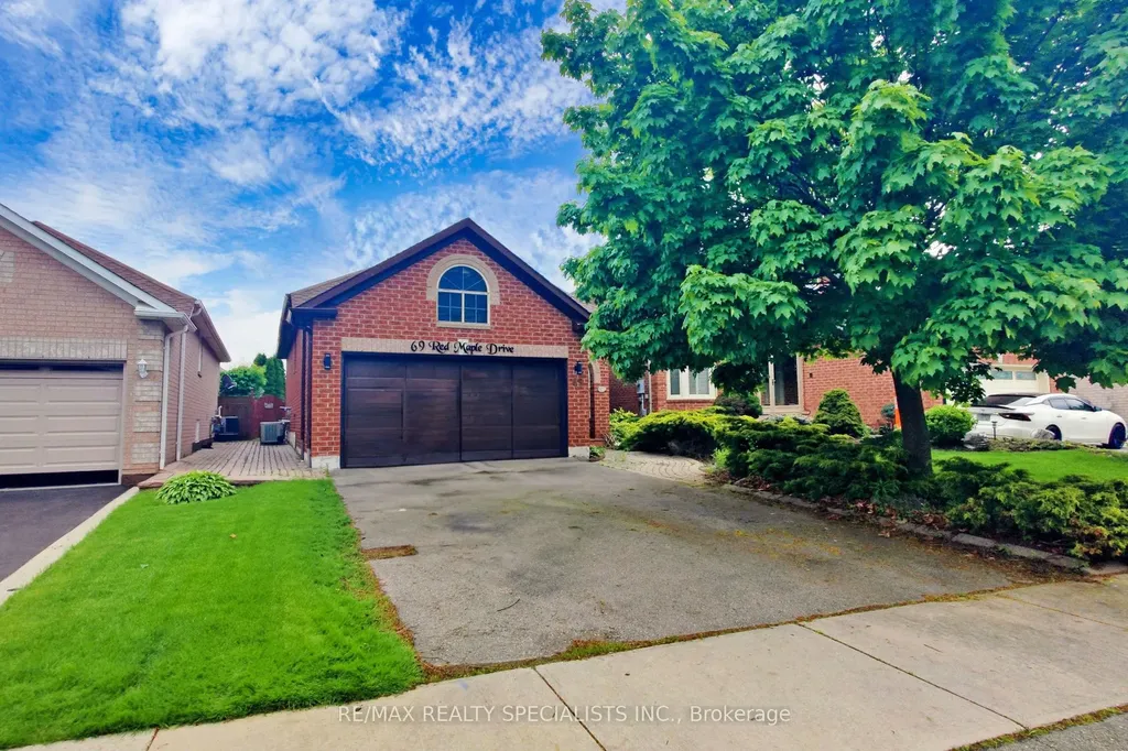 69 Red Maple Drive Brampton ON L6X 4M1