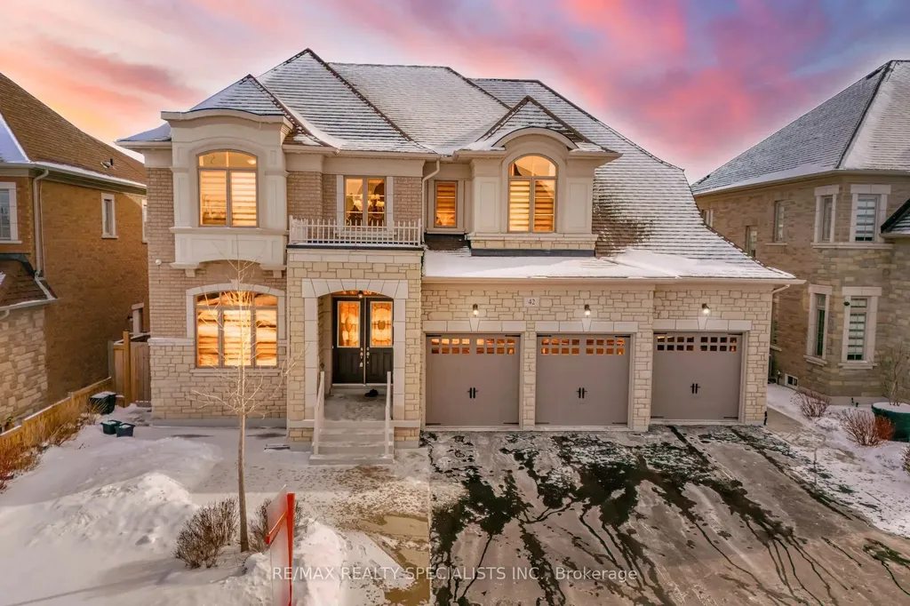42 Balloon Crescent Brampton ON L6P 4B8
