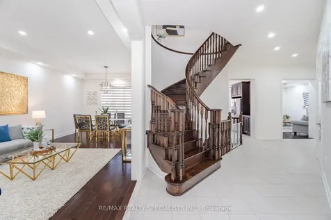 42 Balloon Crescent Brampton ON L6P 4B8