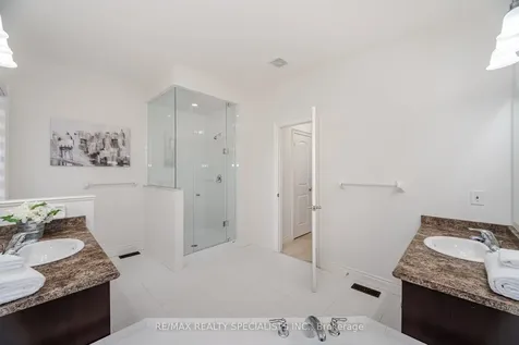 42 Balloon Crescent Brampton ON L6P 4B8