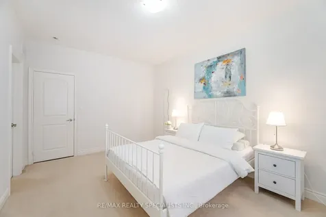 42 Balloon Crescent Brampton ON L6P 4B8