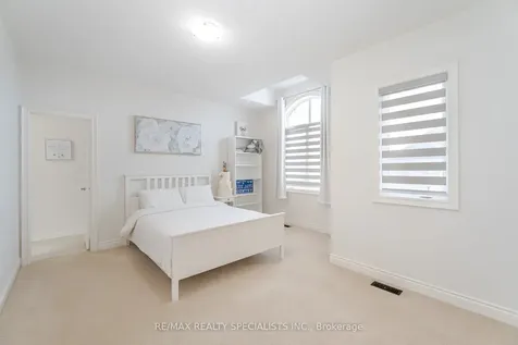 42 Balloon Crescent Brampton ON L6P 4B8