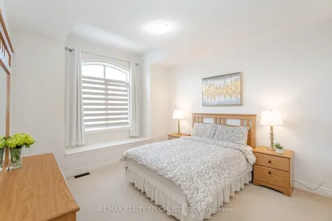 42 Balloon Crescent Brampton ON L6P 4B8