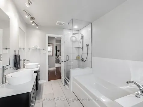 1382 Ian Road Burlington ON L7P 1L7