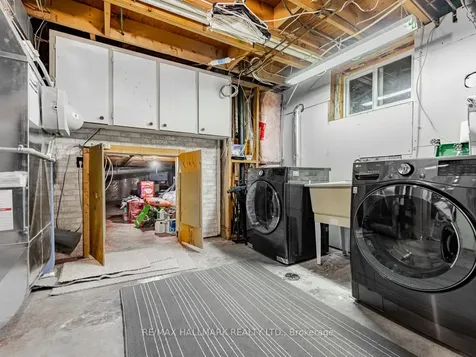 1382 Ian Road Burlington ON L7P 1L7