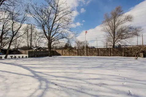 993 Cloverleaf Drive Burlington ON L7T 3Y8