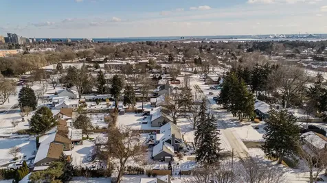 993 Cloverleaf Drive Burlington ON L7T 3Y8