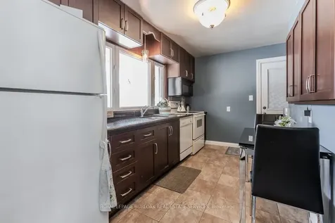 993 Cloverleaf Drive Burlington ON L7T 3Y8