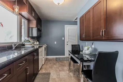 993 Cloverleaf Drive Burlington ON L7T 3Y8