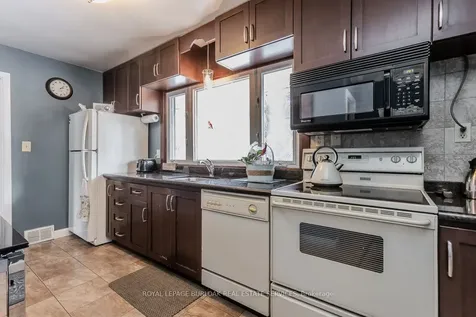 993 Cloverleaf Drive Burlington ON L7T 3Y8