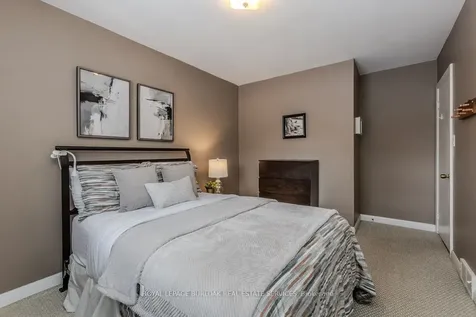 993 Cloverleaf Drive Burlington ON L7T 3Y8