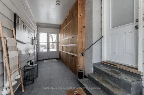 993 Cloverleaf Drive Burlington ON L7T 3Y8