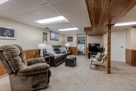 993 Cloverleaf Drive Burlington ON L7T 3Y8