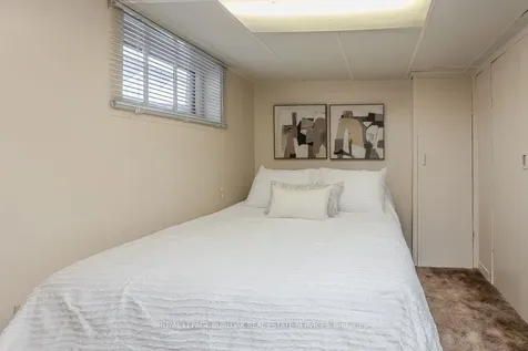 993 Cloverleaf Drive Burlington ON L7T 3Y8