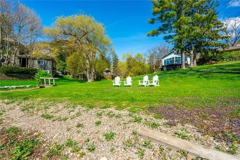 607 Edgewater Crescent Burlington ON L7T 3L8