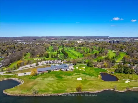 607 Edgewater Crescent Burlington ON L7T 3L8