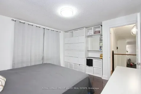 115 Clarence Street Brampton ON L6W 1T1