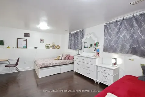 115 Clarence Street Brampton ON L6W 1T1