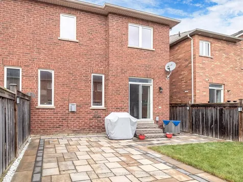 19 Iceland Poppy Trail Brampton ON L7A 0M9