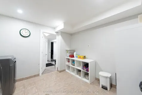 52 Jameson Crescent Brampton ON L6S 3W3