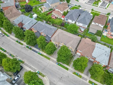 41 Softneedle Avenue Brampton ON L6R 1K4