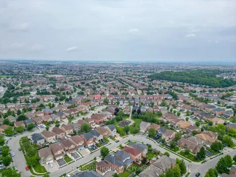 41 Softneedle Avenue Brampton ON L6R 1K4