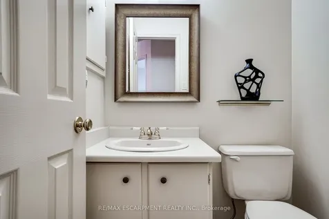 2198 Charnwood Drive Burlington ON L7M 2X1