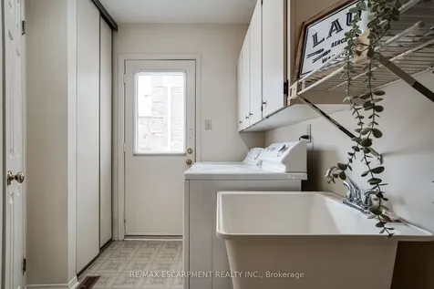 2198 Charnwood Drive Burlington ON L7M 2X1