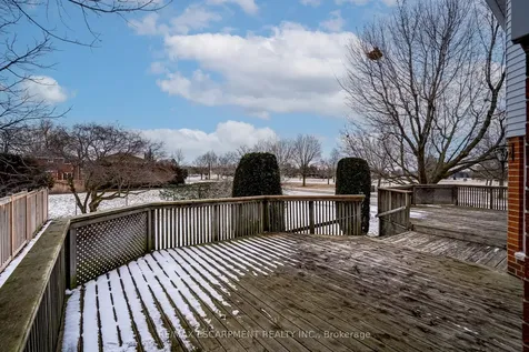 2198 Charnwood Drive Burlington ON L7M 2X1