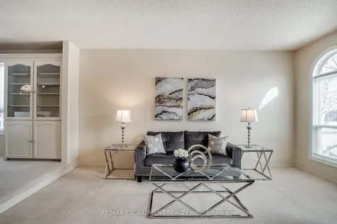 2198 Charnwood Drive Burlington ON L7M 2X1