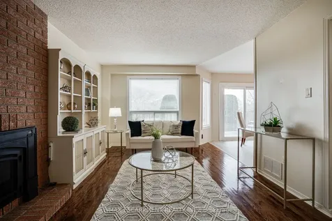 2198 Charnwood Drive Burlington ON L7M 2X1