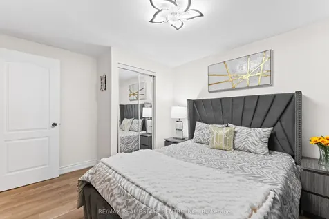 42 Lauderdale Road Brampton ON L6V 2B7