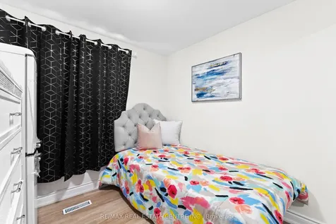 42 Lauderdale Road Brampton ON L6V 2B7