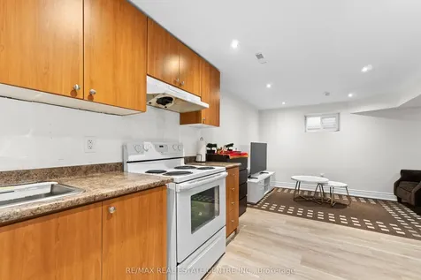 42 Lauderdale Road Brampton ON L6V 2B7