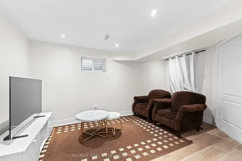 42 Lauderdale Road Brampton ON L6V 2B7