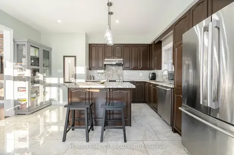 10 Smoothrock Trail Brampton ON L6R 0S5