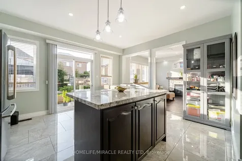 10 Smoothrock Trail Brampton ON L6R 0S5