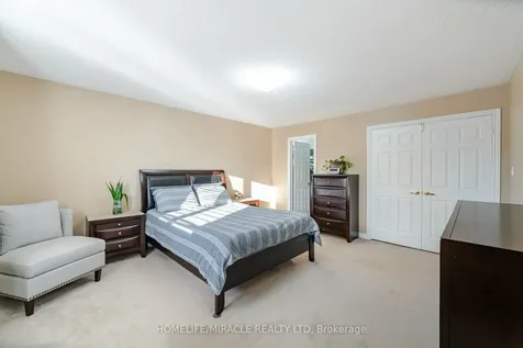 10 Smoothrock Trail Brampton ON L6R 0S5