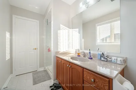 10 Smoothrock Trail Brampton ON L6R 0S5