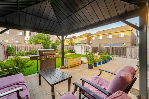 10 Smoothrock Trail Brampton ON L6R 0S5