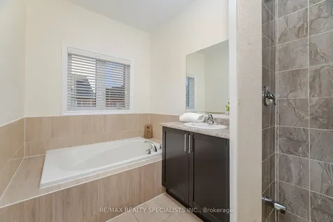 90 Truro Circle Brampton ON L7A 4E5