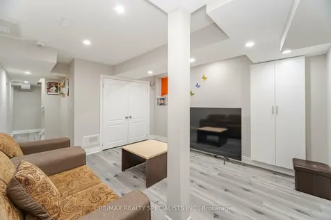 90 Truro Circle Brampton ON L7A 4E5