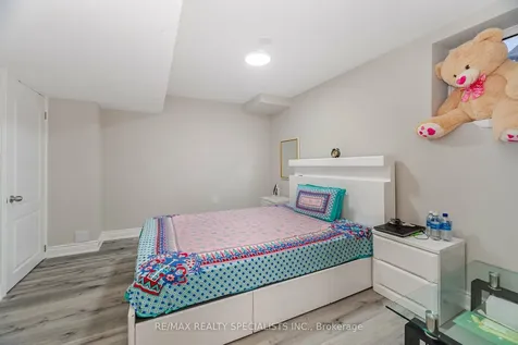 90 Truro Circle Brampton ON L7A 4E5